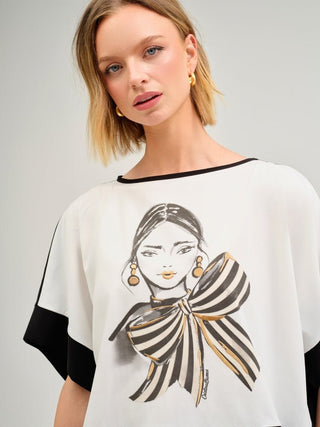 Batwing sleeve T-shirt with print - Dresses Boutique B.V.