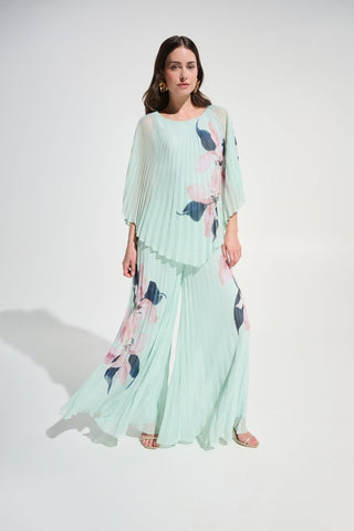Chiffon Floral Print Pleated Poncho Top - Dresses Boutique B.V.
