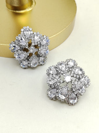 Flower strass earring Silver - Dresses Boutique B.V.