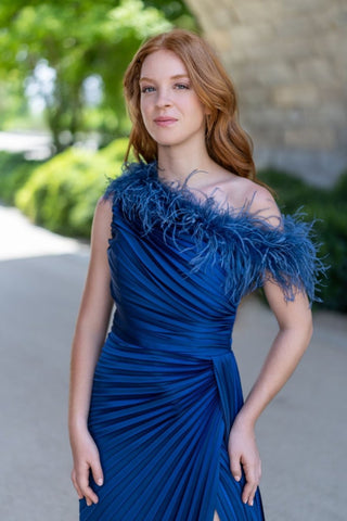 Satin evening dress with feather applique - Dresses Boutique B.V.